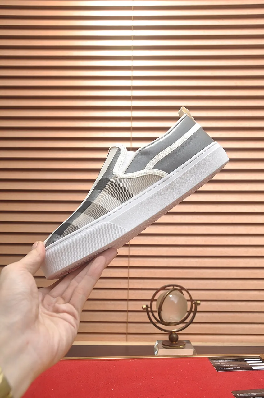 Men's shoes 💰400💶【Burberry】Classic low-top sneakers｜Imported cowhide with classic plaid fabric｜Sheepskin lining｜Original outsole｜Fine workmanship and comfortable to wear Size: 38-44 (customized at 45)
